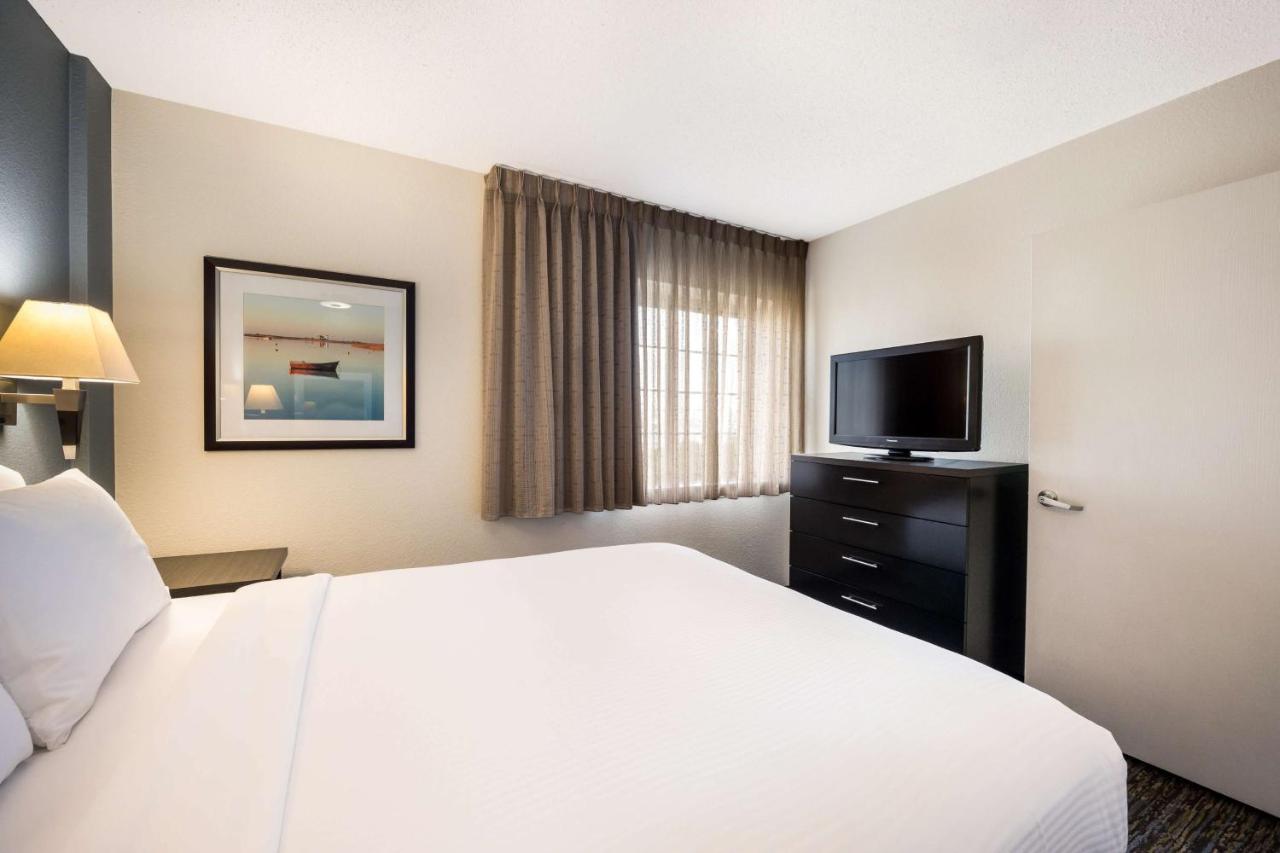 Sonesta Simply Suites Denver West Federal Center Lakewood Exterior photo