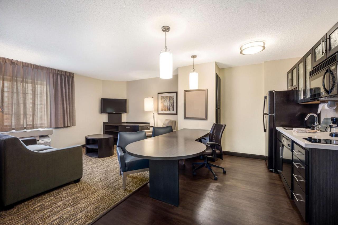 Sonesta Simply Suites Denver West Federal Center Lakewood Exterior photo